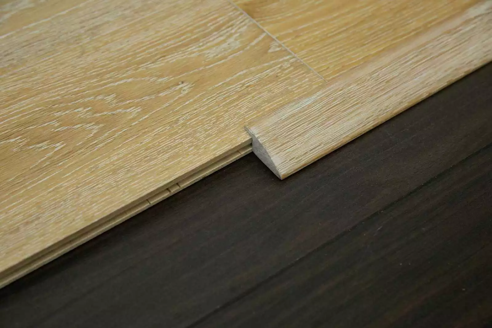 Barre de Seuil De Jonction Ceruse, finition parquet sur DecoPlus Parquet