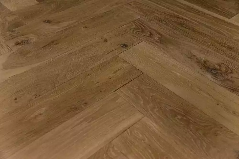 Parquet contrecollé chêne Point De Hongrie authentique fumé, parquet pas cher