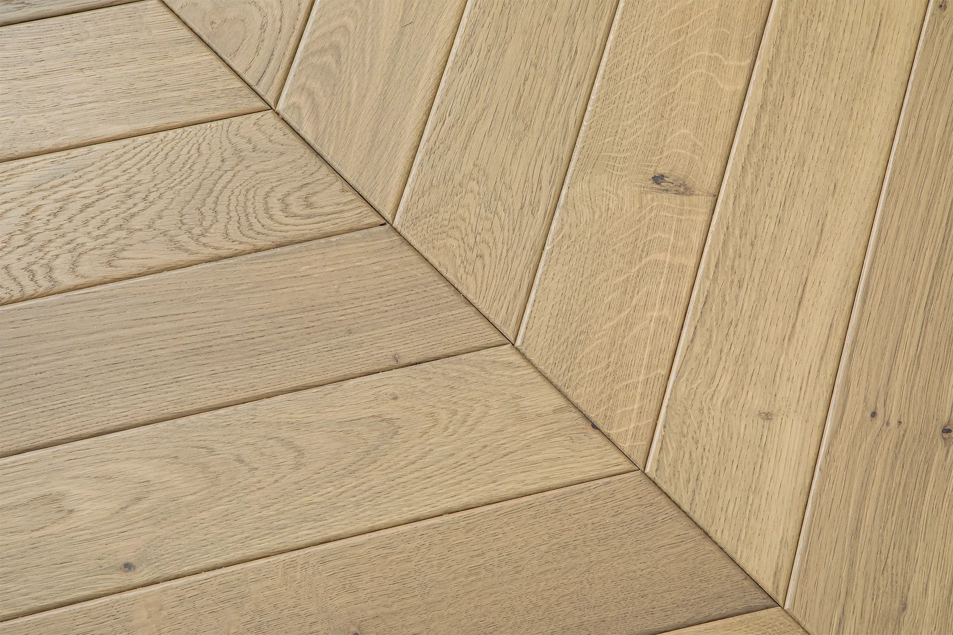 BUTTERNUT CHEVRON - Image 1